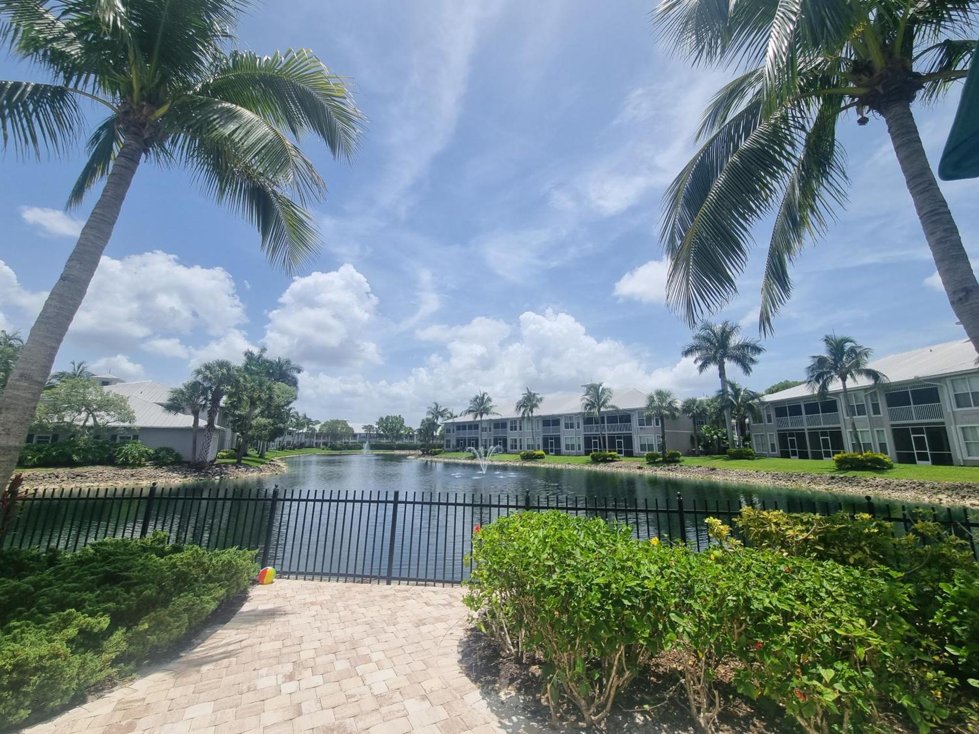 Stunning 2-Bedroom Plus Den Condo In Greenlinks Resort North North Naples المظهر الخارجي الصورة