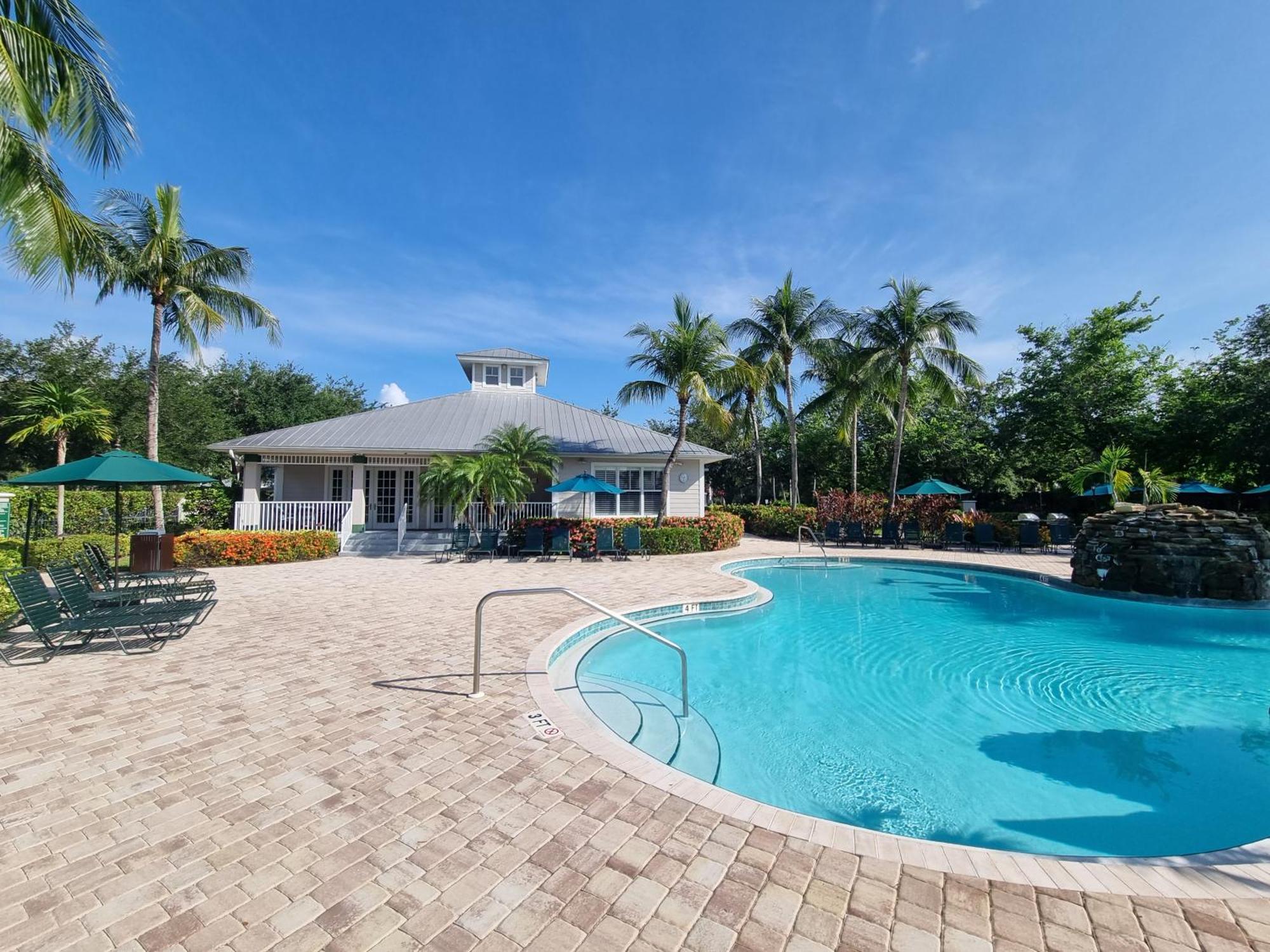 Stunning 2-Bedroom Plus Den Condo In Greenlinks Resort North North Naples المظهر الخارجي الصورة