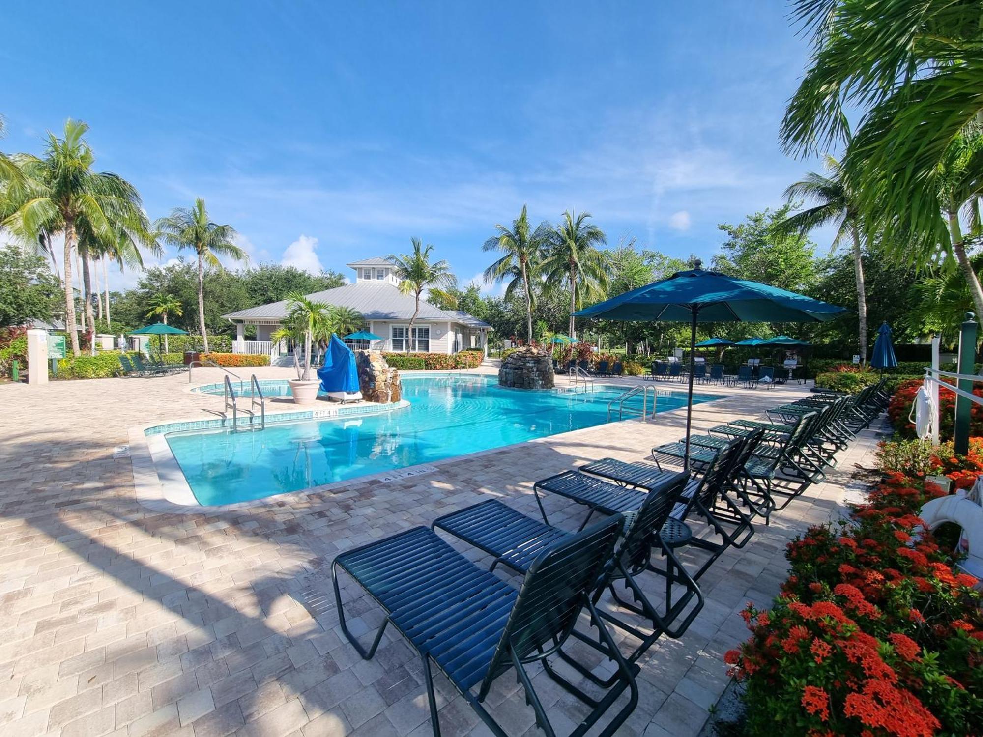 Stunning 2-Bedroom Plus Den Condo In Greenlinks Resort North North Naples المظهر الخارجي الصورة